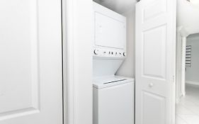 Beautiful 2/2.5 Condo W/Free Parking Fast Wifi