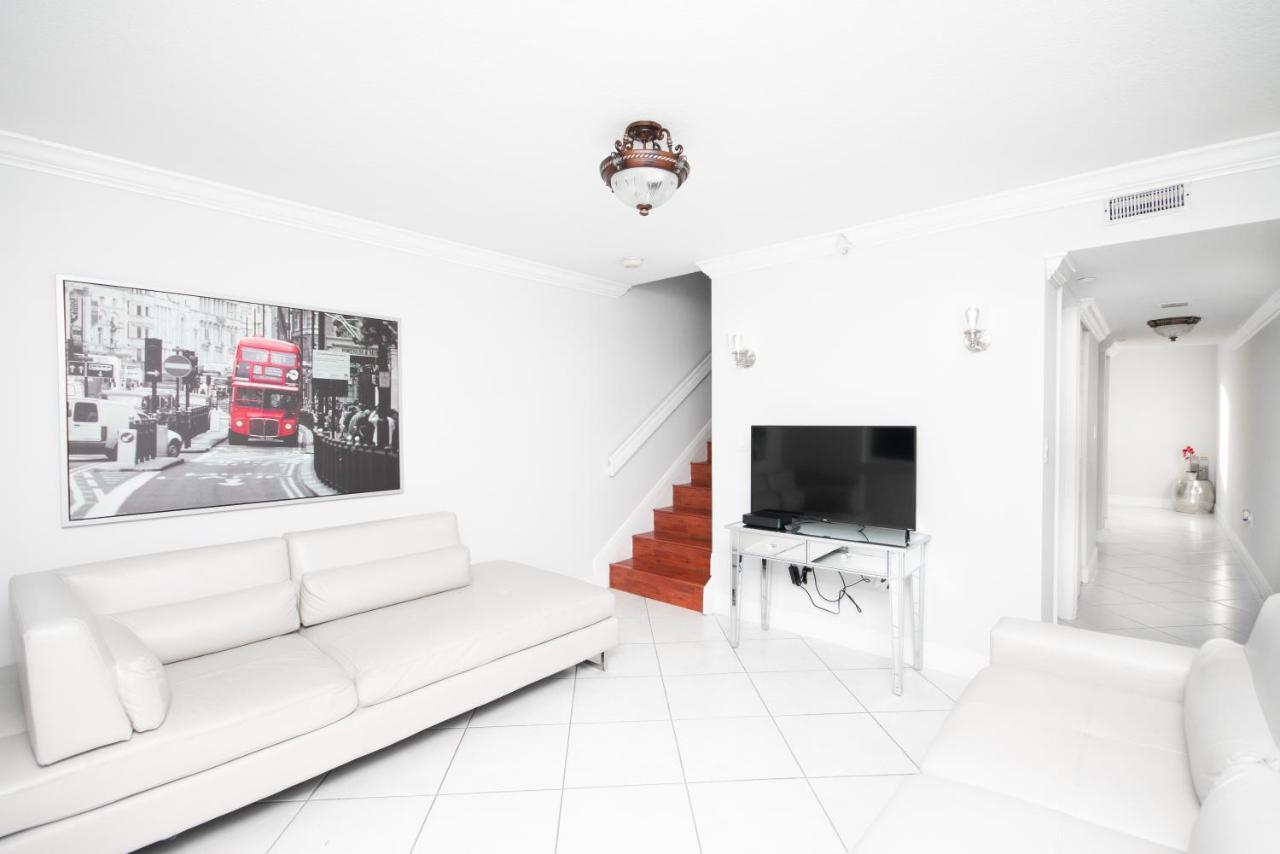 Beautiful 2/2.5 Condo W/Free Parking Fast Wifi Miami Exterior foto